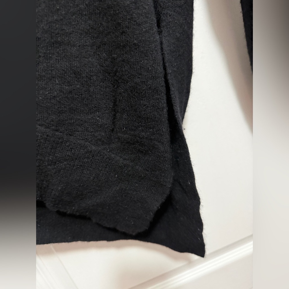 Aqua Cashmere Women’s L Black Asymmetrical Side Slit Sweater Quiet Luxury - Picture 5 of 16
